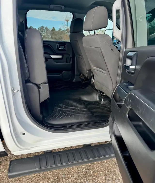 2018 Silverado - Photo 8