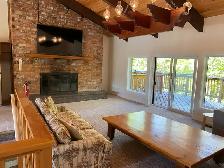 Blue Mountain Cottage sleeps 18