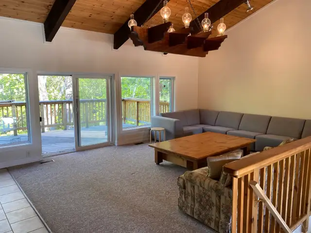 Blue Mountain Cottage sleeps 18 - Photo 2