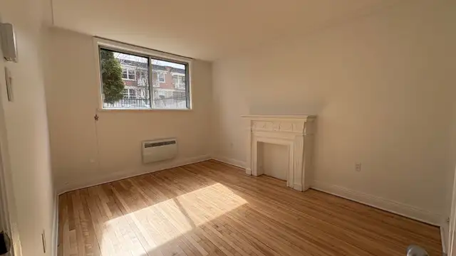 Beau, Grand 5 1/2, rénové, Métro Fabre, 3 chambres fermées.