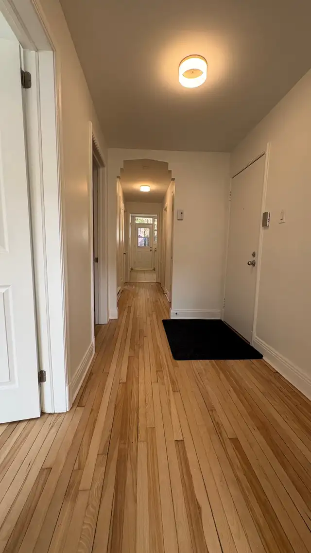 Beau, Grand 5 1/2, rénové, Métro Fabre, 3 chambres fermées. - Photo 5