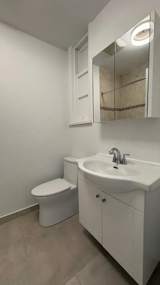 Beau, Grand 5 1/2, rénové, Métro Fabre, 3 chambres fermées. - Photo 6