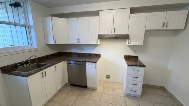 Beau, Grand 5 1/2, rénové, Métro Fabre, 3 chambres fermées. - Photo 9