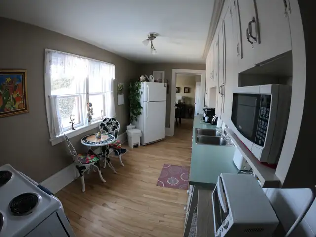 UNIQUE ! 4½ à louer dans triplex centenaire - Photo 11