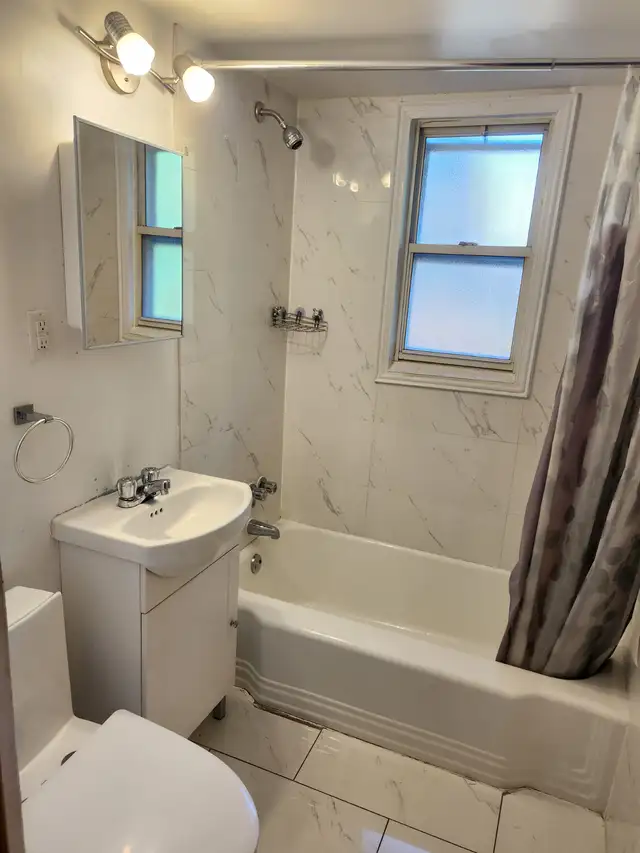 Grand 5 ½ propre et rénové au 1 er étage à Nouveau-Rosemont - Photo 6