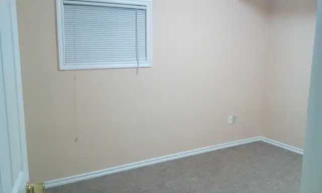 Basement for rent - Photo 4