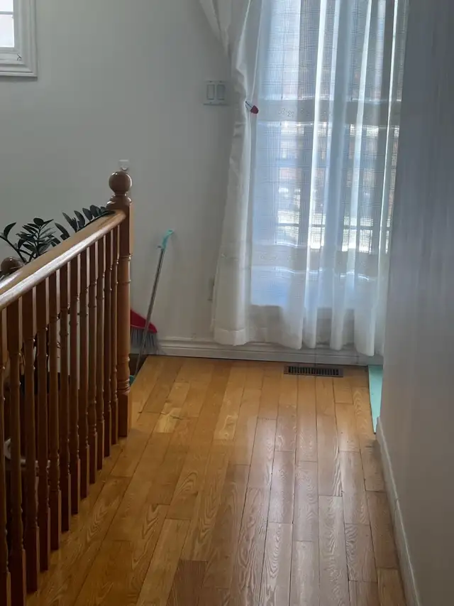 Private master bed room with washroom $1100 - Photo 5