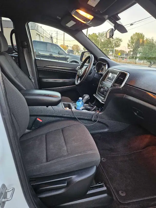 2018 Jeep Grand Cherokee Laredo 3.6L V6 4X4 - Photo 7