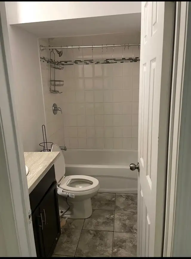 2 Bedrooms Basement for Rent ASAP with 1 parking, 1 washroom - Photo 5