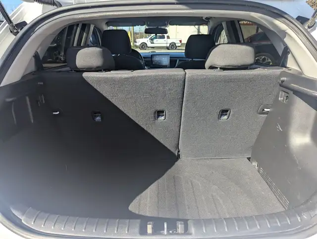 2021 Kia Rio 5-door S WITH NEW TIRES & ALLOYS! - Photo 7