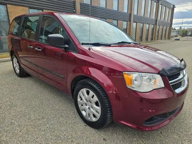 2016 Dodge Grand Caravan SE 'LOW KM'S' - Photo 2