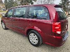 2016 Dodge Grand Caravan SE 'LOW KM'S' - Photo 4