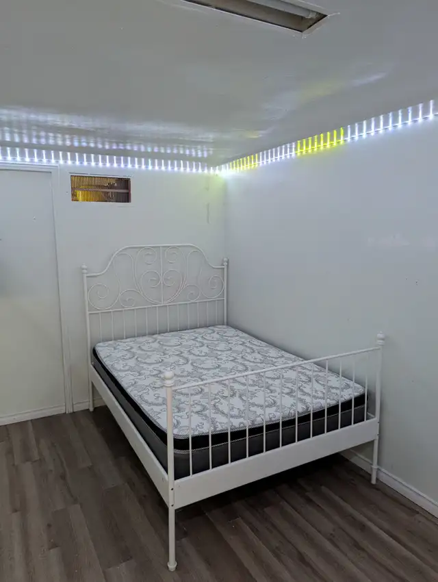 Downtown Bathurst/Queen