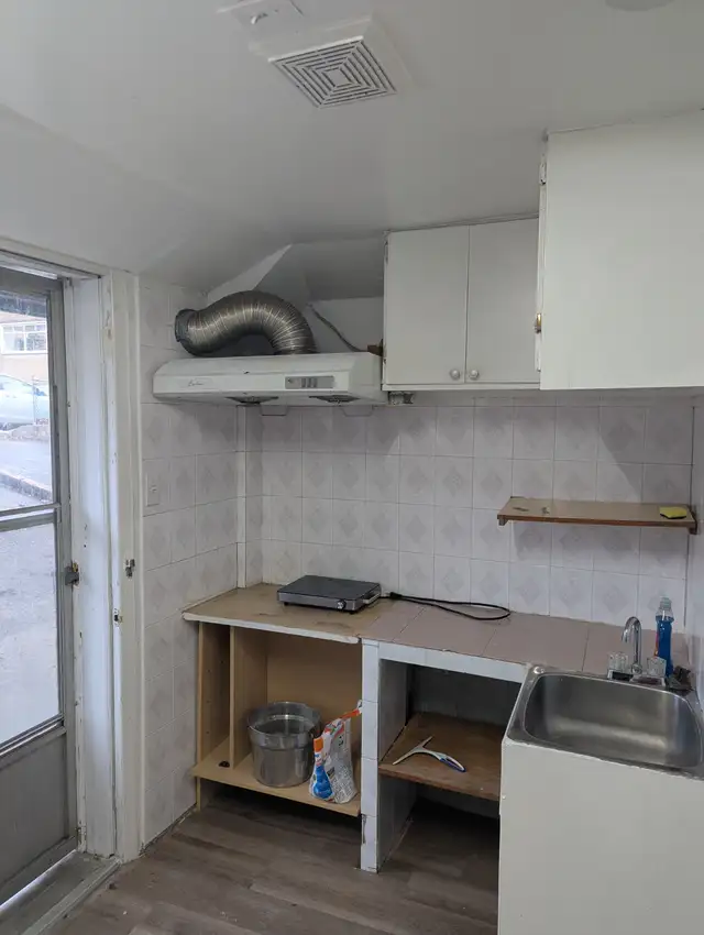 Downtown Bathurst/Queen - Photo 5