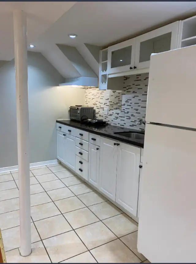 Furnished 1bedroom basement near Sq One is for rent - Photo 2