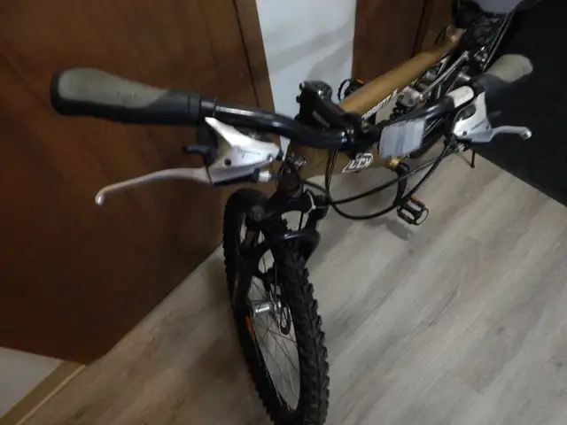 CCM Torrent AL Mountain Bike, NEAR NEW - Photo 3