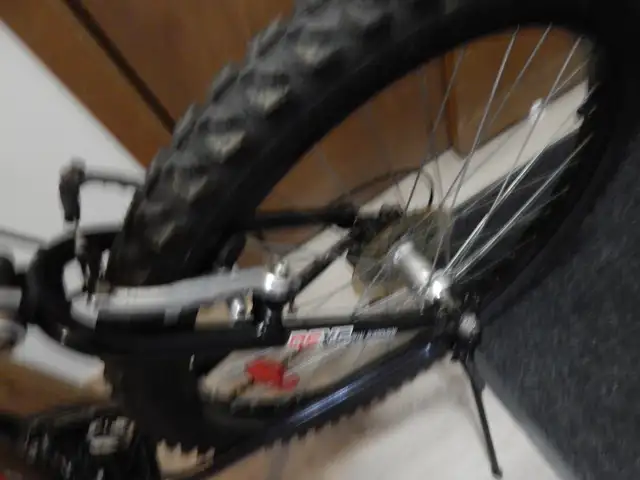 CCM Torrent AL Mountain Bike, NEAR NEW - Photo 6