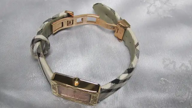 SWEET WOMEN’S GOLD BURBERRY TANK STYLE WATCH - Photo 8