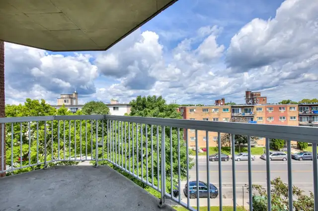 Condo 4 1/2 à louer – St-Laurent – 2200$/mois – Dispo 1er juil.