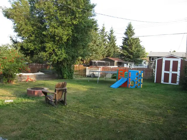 4 Bedroom House in Grimshaw - Photo 2