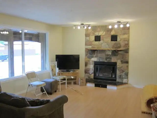 4 Bedroom House in Grimshaw - Photo 4