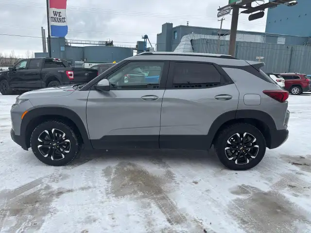 2023 Chevrolet TrailBlazer AWD 4dr LT - Photo 2
