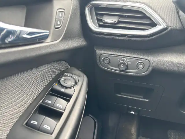 2023 Chevrolet TrailBlazer AWD 4dr LT - Photo 6