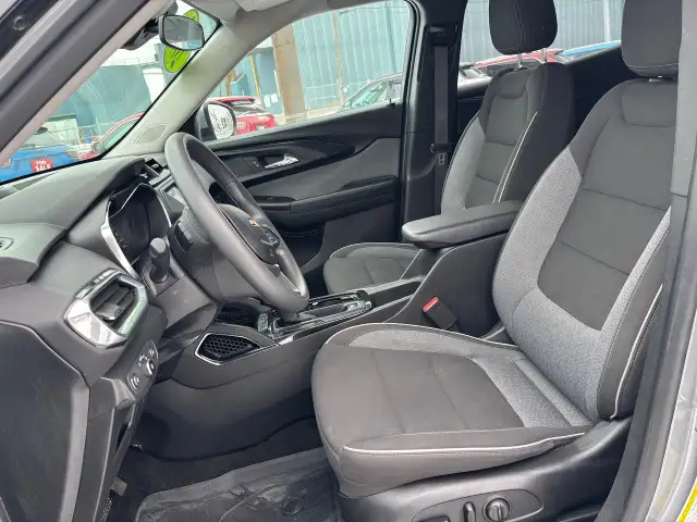 2023 Chevrolet TrailBlazer AWD 4dr LT - Photo 13