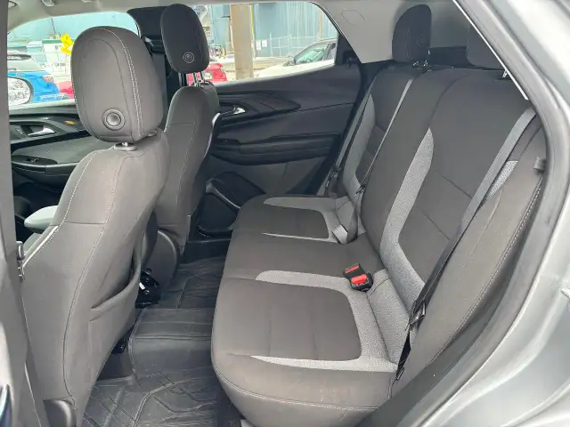 2023 Chevrolet TrailBlazer AWD 4dr LT - Photo 14
