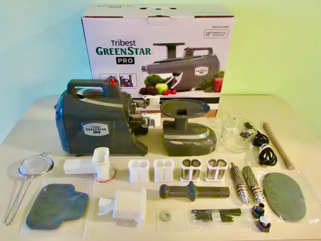 Tribest GREEN STAR PRO  Juicer Machine-LIKE NEW! - Photo 3
