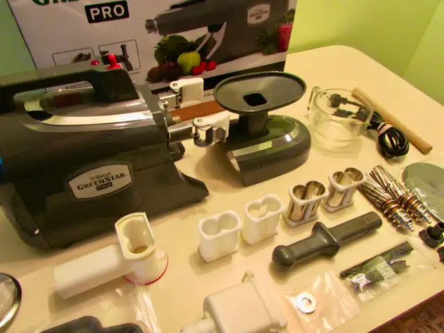 Tribest GREEN STAR PRO  Juicer Machine-LIKE NEW! - Photo 4