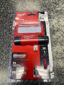 Milwaukee 2114-21 LED Flood Light @ Cashopolis!!