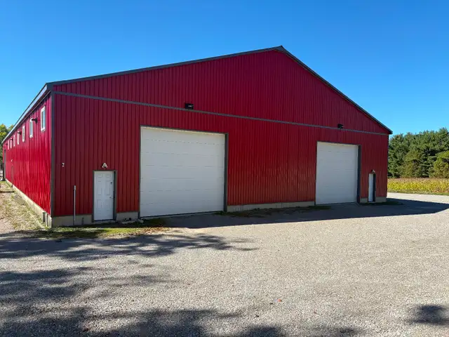 6400 sq/ft heated shop for rent.