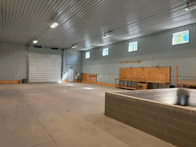 6400 sq/ft heated shop for rent. - Photo 4