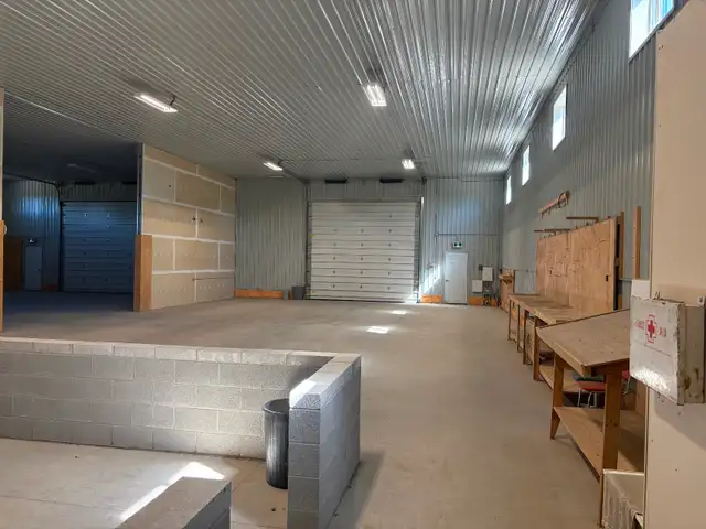 6400 sq/ft heated shop for rent. - Photo 5