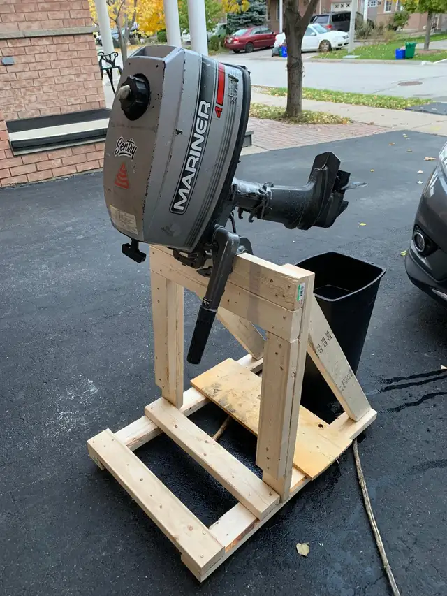 Mariner 4HP 2-Stroke Outboard Motor – Runs Great