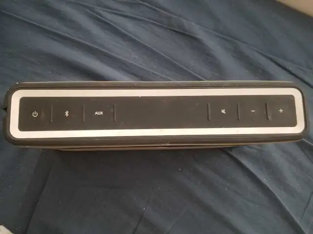 Bose SoundLink III Bluetooth wireless speaker - Photo 4