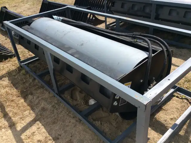 72" Hydraulic Vibratory Roller for Skid Steer - Photo 3