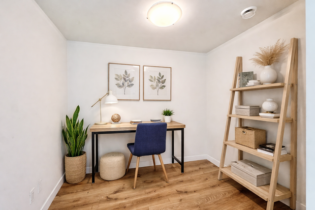 MODERN 1-BEDROOM   DEN CONDO WITH STUNNING CITY VIEWS - Photo 3