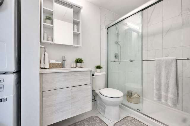 MODERN 1-BEDROOM   DEN CONDO WITH STUNNING CITY VIEWS - Photo 6