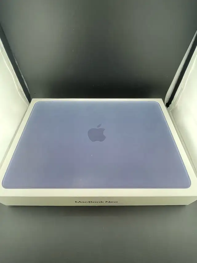 MACBOOK NEO IN BOX W/CHARGER