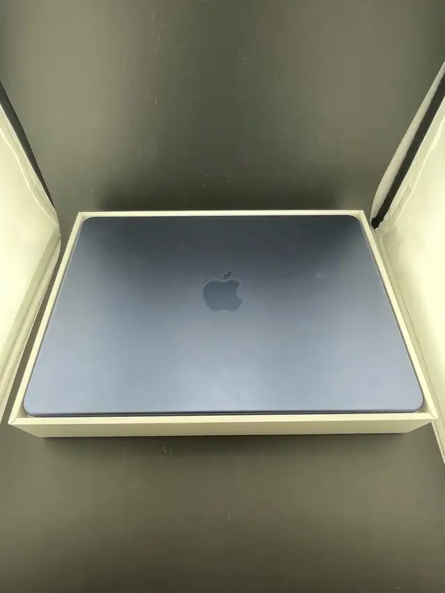 MACBOOK NEO IN BOX W/CHARGER - Photo 3