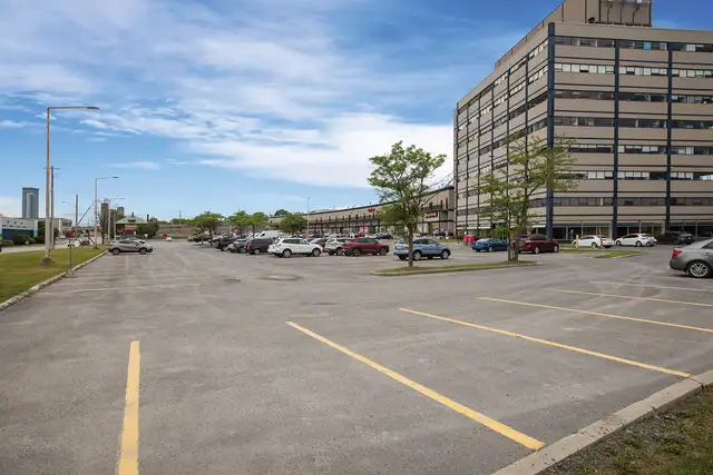 250 City Centre Ave | Compact Office Space for Lease 676 sq ft - Photo 3