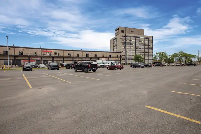 250 City Centre Ave | Compact Office Space for Lease 676 sq ft - Photo 5