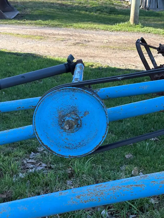 Grain Auger and Hopper - Photo 3