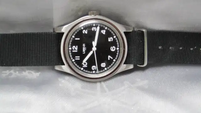 MERCI INSTRUMENTS LMM-01 PROJET SPECIAL FIELD WATCH - Photo 2