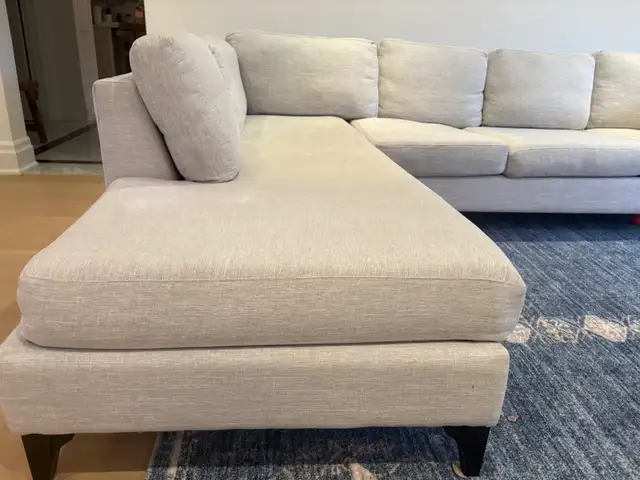 Beautiful modern couch with chaise - Photo 2