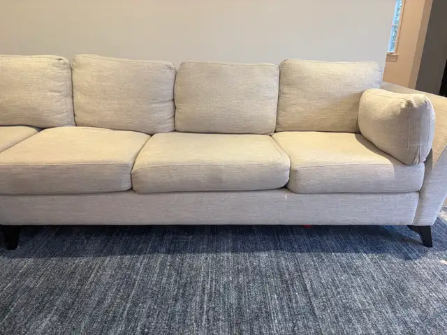 Beautiful modern couch with chaise - Photo 3