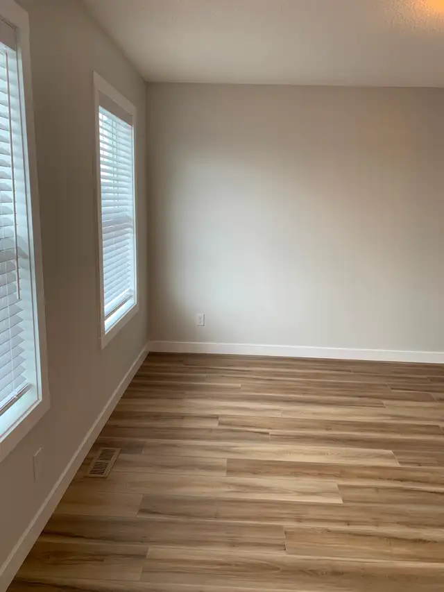 3 Bed 2.5 Bath 2 Car Garage Fenced yard, Rental in Airdrie. - Photo 7