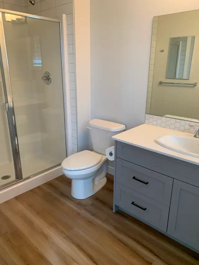 3 Bed 2.5 Bath 2 Car Garage Fenced yard, Rental in Airdrie. - Photo 13